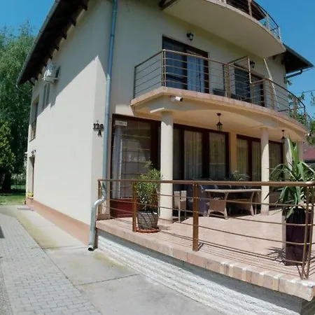 Balatoni Aranyparti Apartment *
